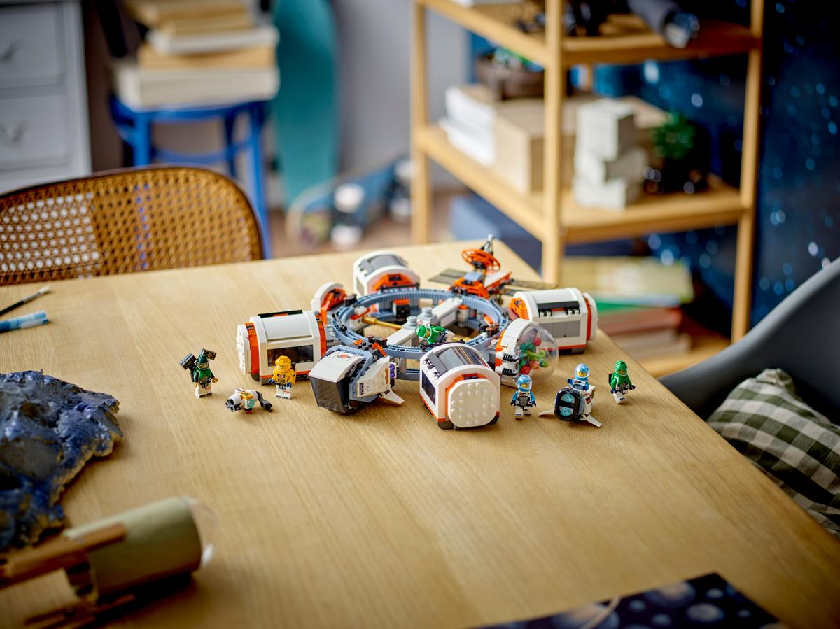 LEGO City - Modular Space Station 60433
